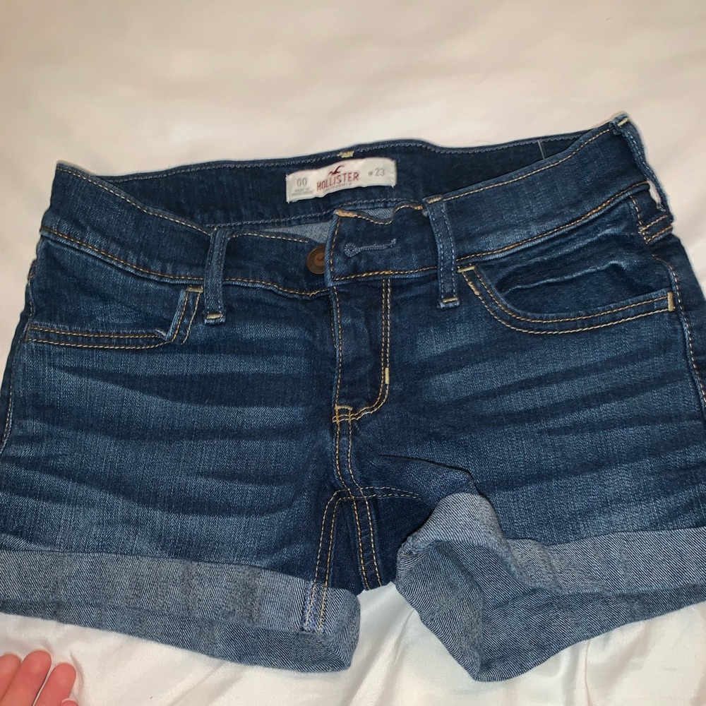 hollister midi length shorts size 00